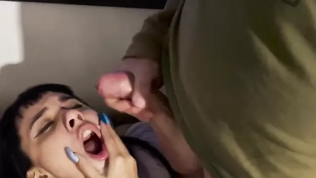 Cum in Argentine brunette's mouth at therapy session